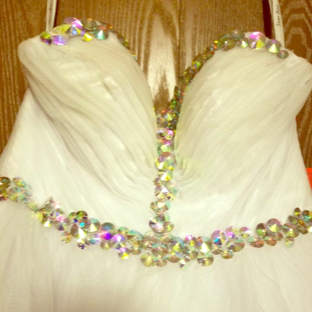 Star Box White Short Dress NWT